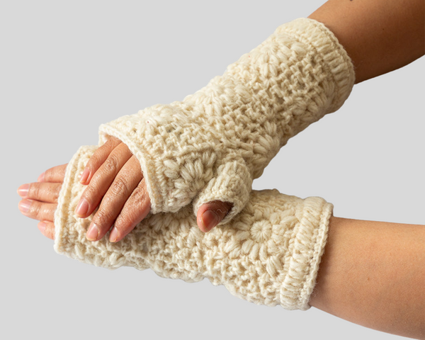 Crochet half gloves